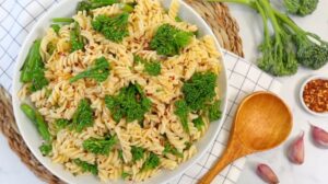 Quick and Easy Pasta Recipes with Few Ingredients | Garlic Broccoli Pasta